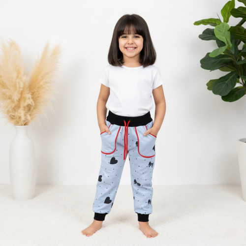 شلوار دخترانه زمستانی آبی آسمانی با طرح قلب و دمپا گت